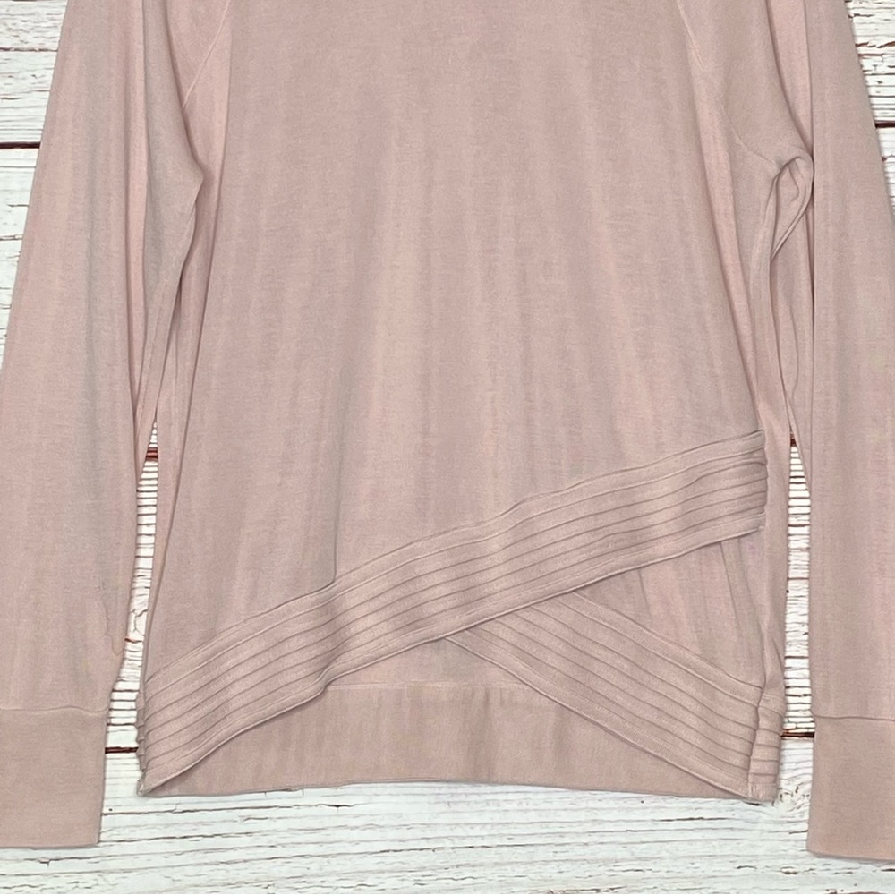 Athleta Serenity Criss Cross Sweatshirt in Soft Pink Sz M - Picture 12 of 12